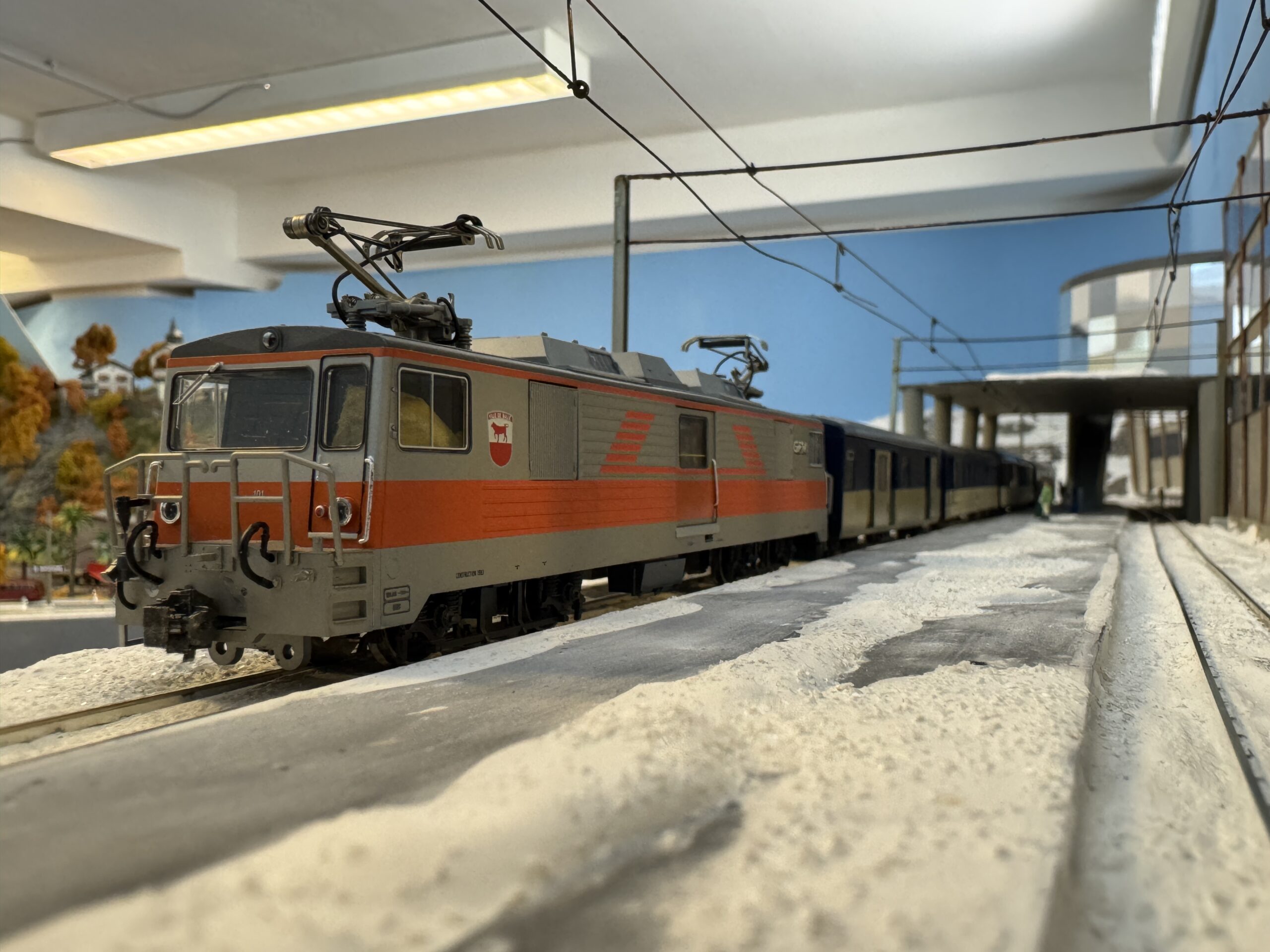 GDe 4/4 Bemo Modellbahn H0m Lokomotive im Schnee Schnee im Modell gestalten vorbildlicher Landschaftsbau im Modell
